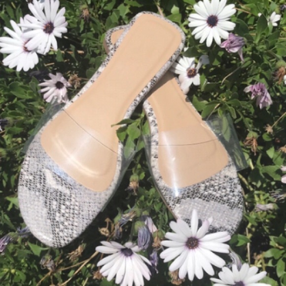 New snake sandal with transparent band - Picture 2 of 11